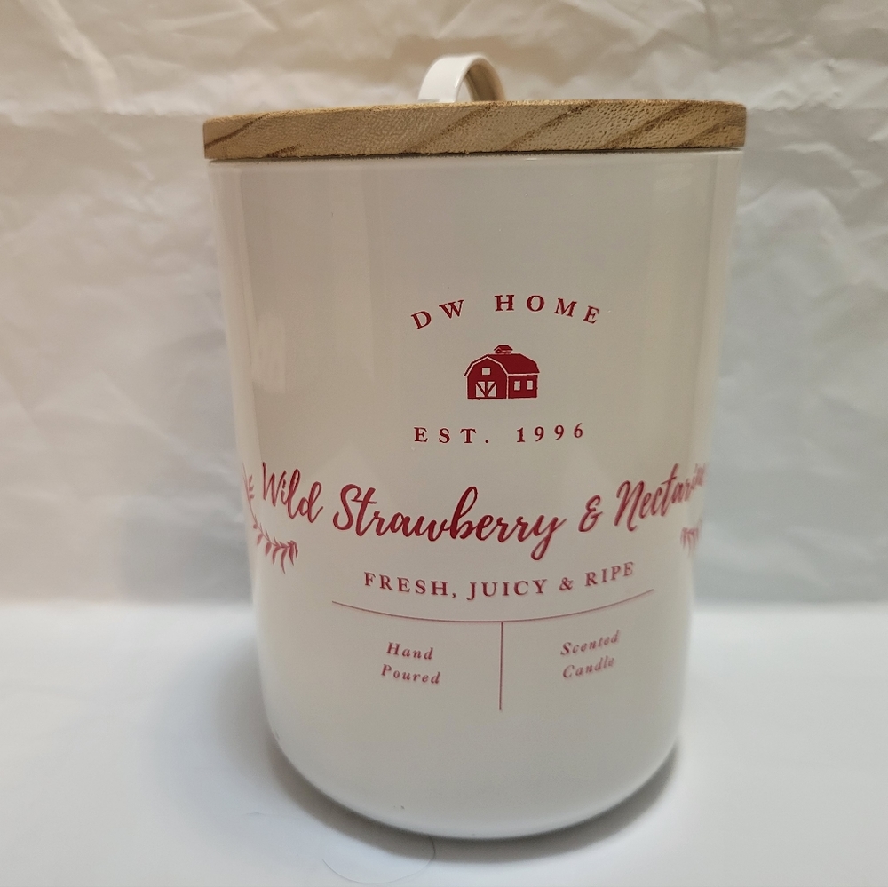 NWOT Home Wild Strawberry & Nectarine Candle 26.8 oz
